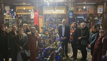 Komşu Şehirler Tiyatroda Buluştu