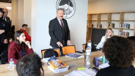 Melikgazi’de Akıl Küpü Kütüphanelerine Yoğun İlgi