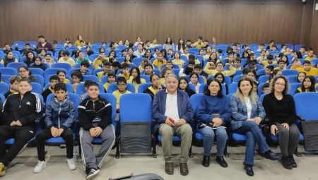 Öğrencilerden Mehmet Akif Ersoy’u Anma Programında Etkileyici Performans