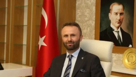 Recep Tayyip Erdoğan Üniversitesi Rektörü Prof. Dr. Yusuf Yılmaz, ‘Dünyanın Zirvesindeki Türk Bilim İnsanı’ olarak Tarihe Geçti