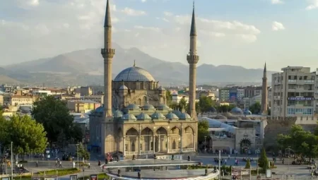 İstanbul’da 19-25 Şubat Namaz Vakitleri: Sabah ve Akşam Saatleri Değişiyor