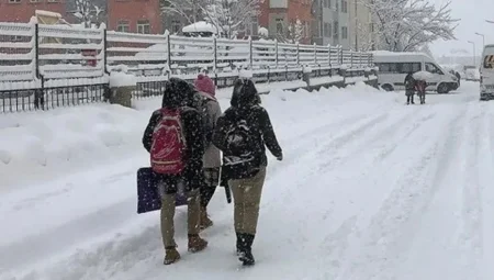 Karabük’te Yoğun Kar Yağışı Nedeniyle Eğitime Ara Verildi