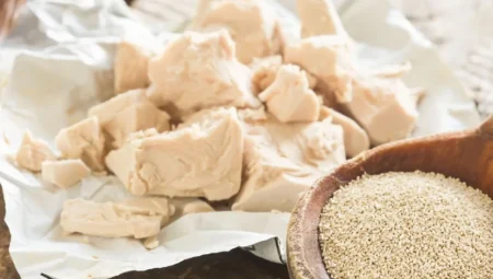Yaş ve kuru mayanın faydaları ve zararları neler? Cilt ve sindirim üzerindeki etkileri