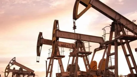 ABD’nin tarife belirsizliği petrol fiyatlarını baskıladı