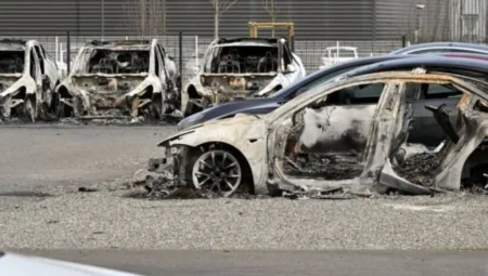 Toulouse’da Tesla Mağazasında Çıkan Yangın, 12 Aracın Kül Olmasına Sebep Oldu