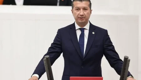 CHP’li İzzet Akbulut: ‘Burdur’un Şeref Günü’nü gururla kutluyoruz’