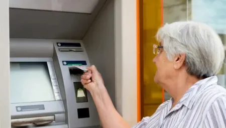 2025 Emekli Bayram İkramiyesi Takvimi Açıklandı: 4.000 TL Ödemeleri Ne Zaman Yapılacak?