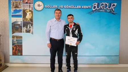 Türkiye Sambo Şampiyonları Burdur’da Başkan Ercengiz’i Ziyaret Etti